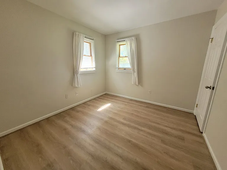 2237 Maple St — Photo 12