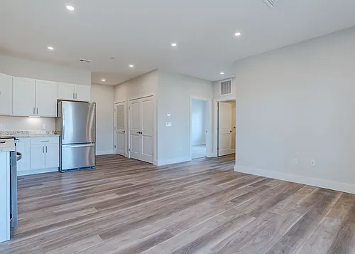 18 Sullivan St Photo 1