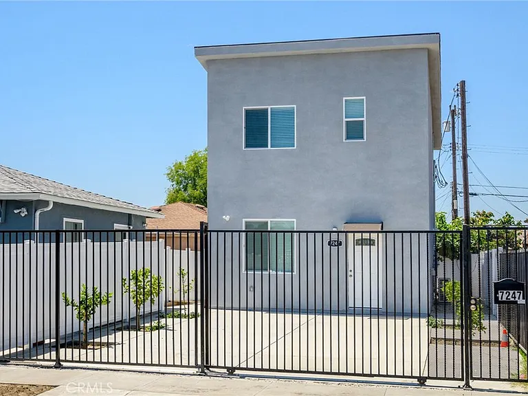 7247 Cleon Ave — Photo 2
