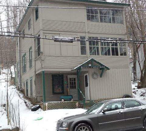 178 Petrove Ave side