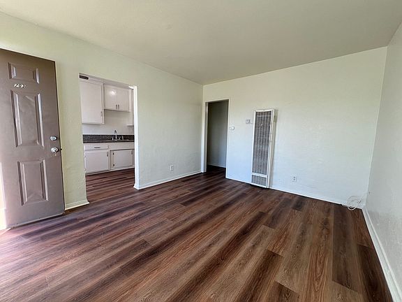 3rd image of 703 W 129th St #703