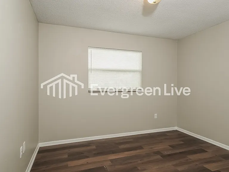 946 Keen Ct — Photo 8