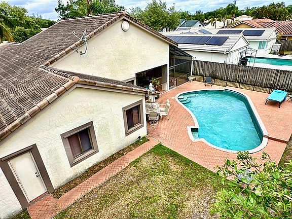 3rd image of 5615 NW 64th Ln