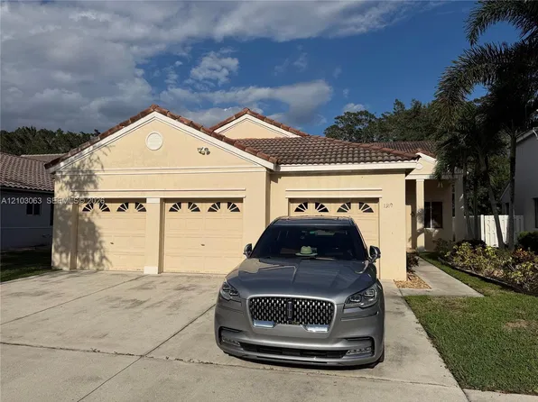1319 Camellia Cir, Fort Lauderdale, FL 33326