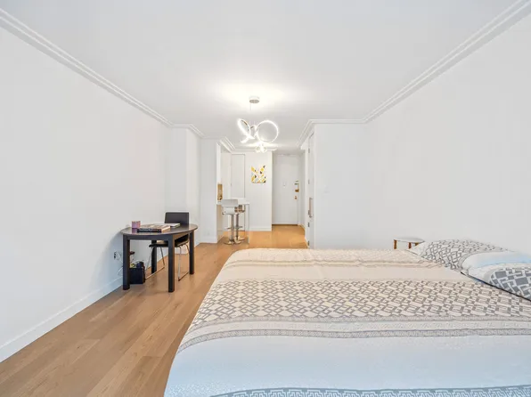 220 East 57th Street 10E image 13 of 13