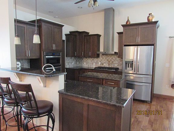 3rd image of 416 Spruce Hills Dr