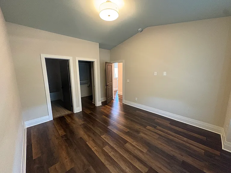 1201 Valerie Ln — Photo 5