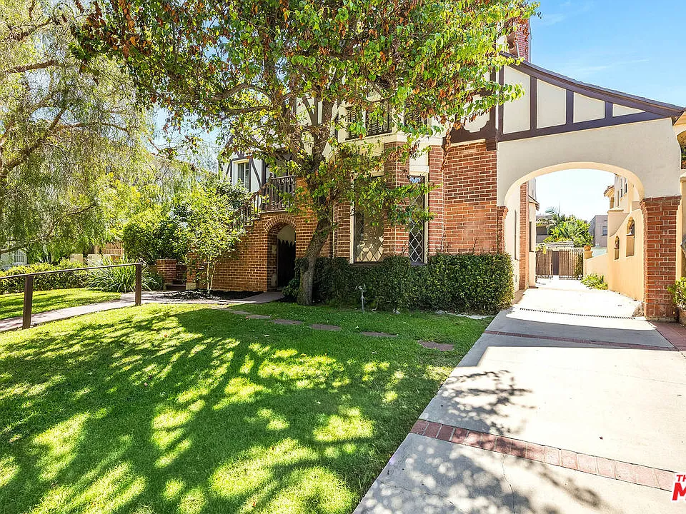 1064 S Ogden Dr