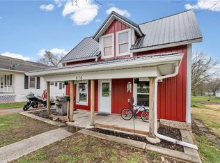 616 E 3rd St, Cameron, MO 64429