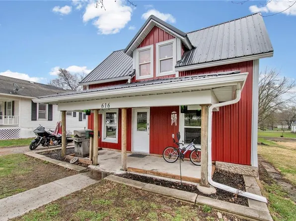 616 E 3rd St, Cameron, MO 64429