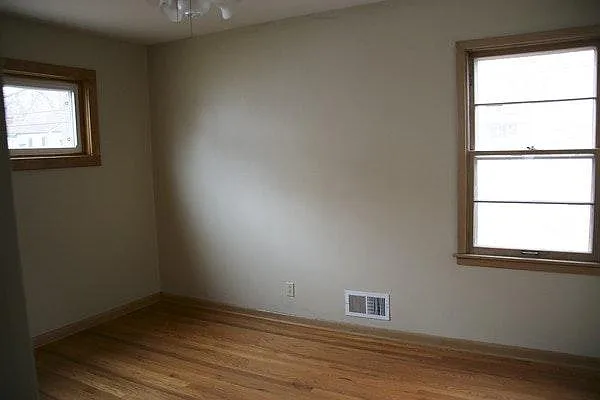 9911 Campbell St — Photo 15