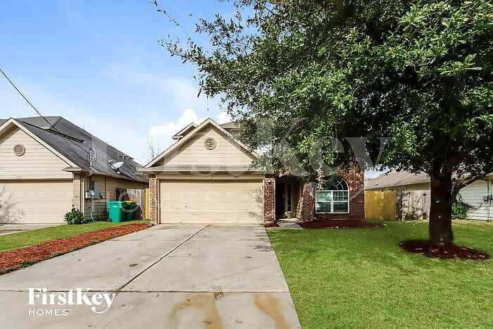 1st image of 2305 Shady Pine Dr