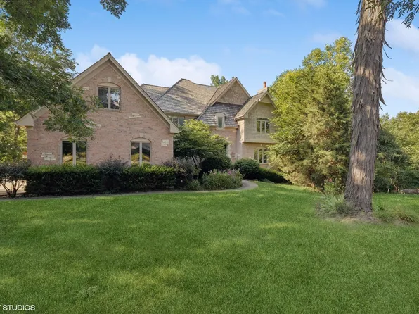 28630 N Sky Crest Dr, Mundelein, IL 60060