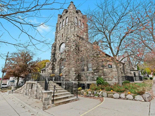 217 E Commerce St, Milford, MI 48381