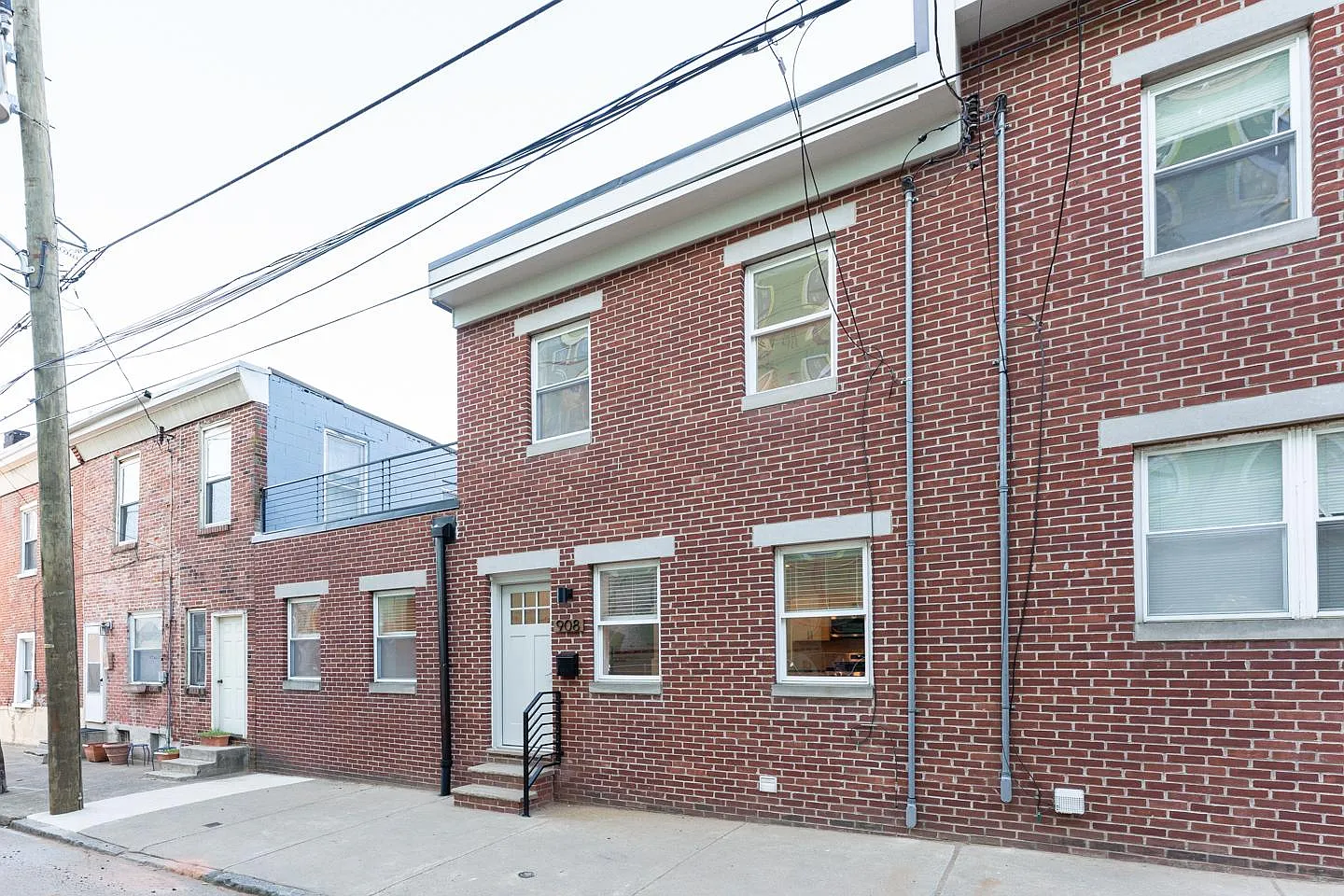 908 N Taney St photo 1