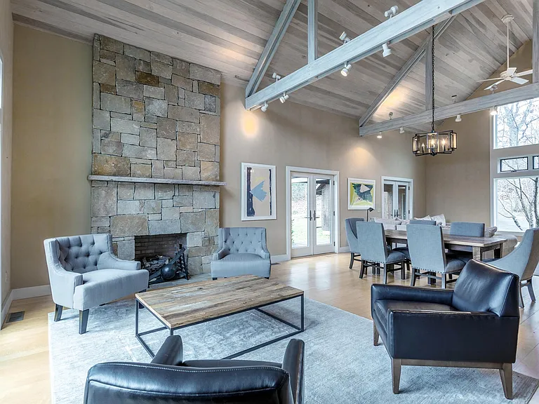 8 River Bend Ln — Photo 2