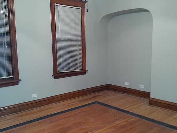 3rd image of 5385 N Bowmanville Ave #1