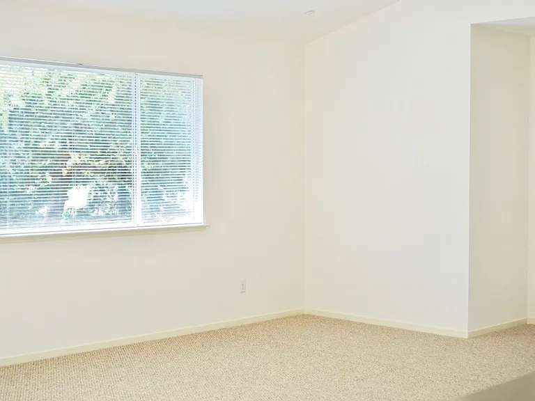 Parkwood Court Apartments — Photo 4
