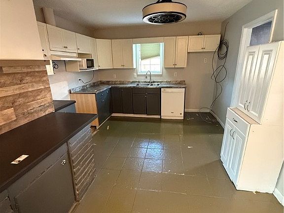 5th image of 2018 42nd Ave