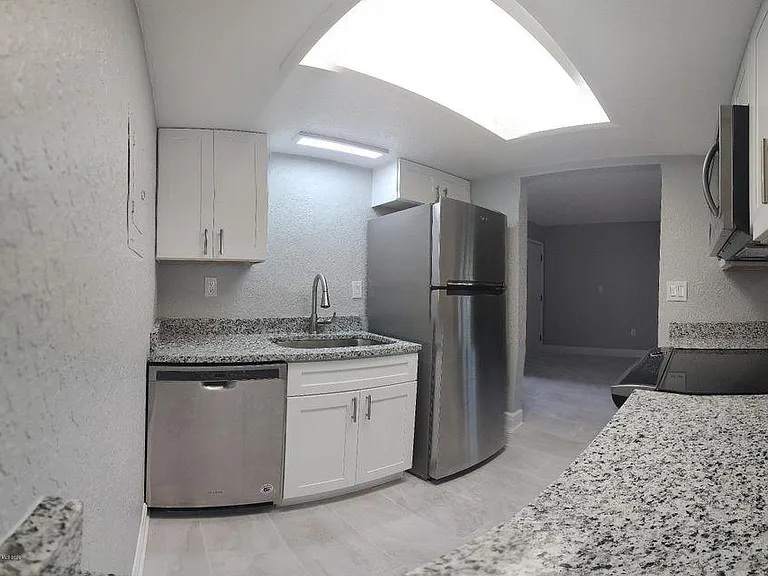 133 Bristol Ct — Photo 7
