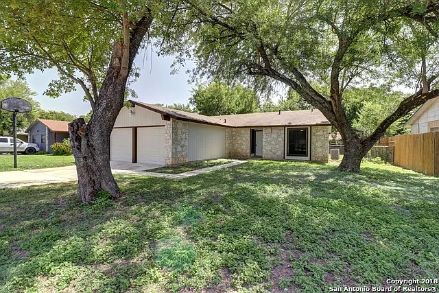 7731 Pipers Hl — Photo 6