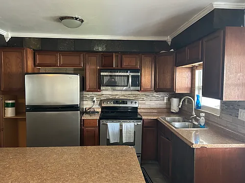 10692 Walnut St NE Photo 1