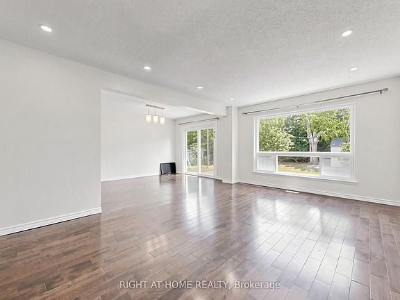 2nd image of 148 Sexton Cres