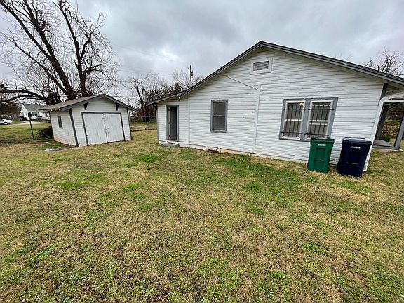 4th image of 1419 NE 25th St