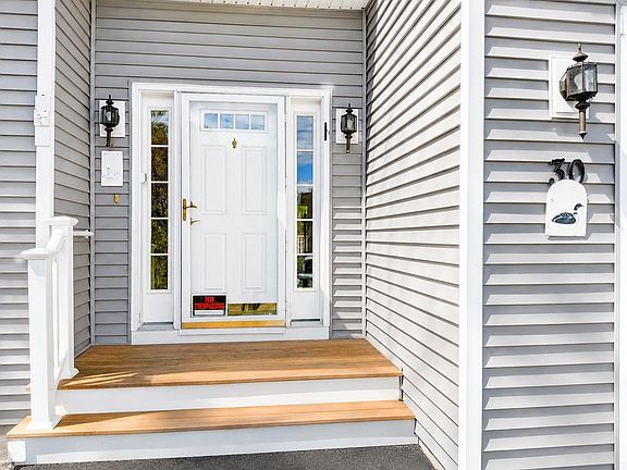 2nd image of 30 Steinbeck St