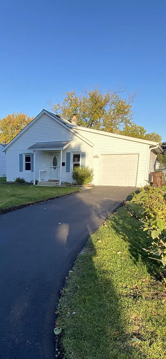 1137 Fulton Ave photo 1