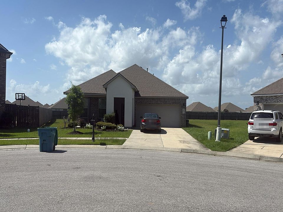 1st image of 817 Bent Cypress Ln