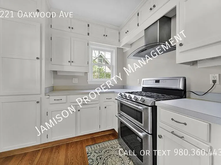 1221 Oakwood Ave — Photo 11