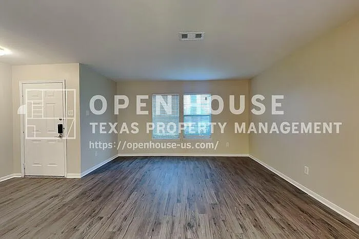 3220 Maryfield Ln — Photo 3