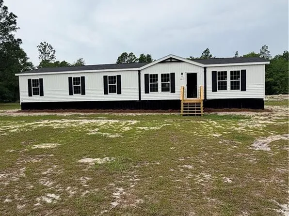 689 Auction Rd, Waynesville, GA 31566