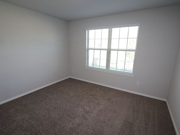 3rd image of 328 Rainbow Cactus Dr
