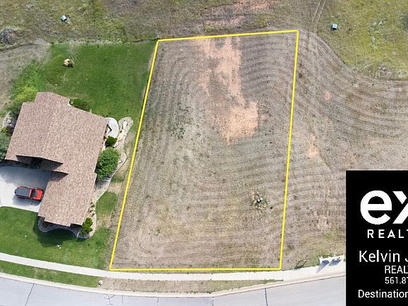 2nd image of 61 Fawn Ridge Rd