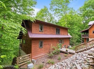 206 Poplar Creek Cir, Caryville, TN 37714