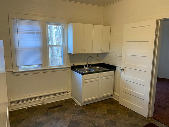 5th image of 2615 E Bessemer Ave #C