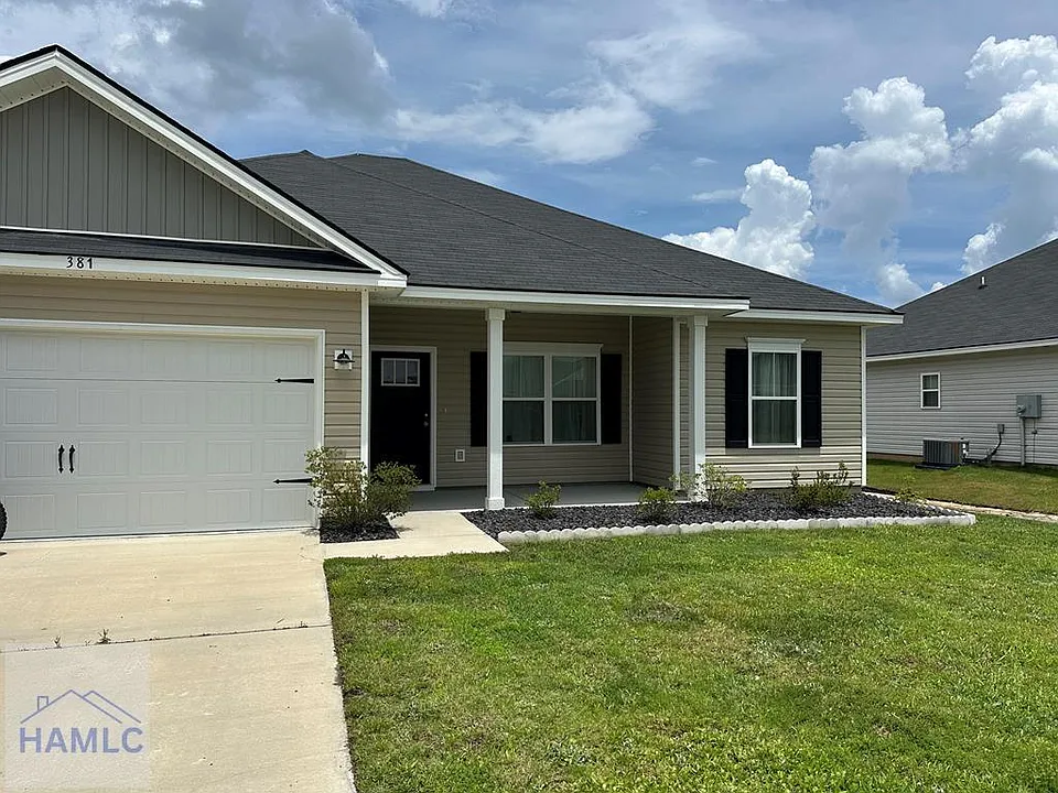 381 McClelland Loop NE