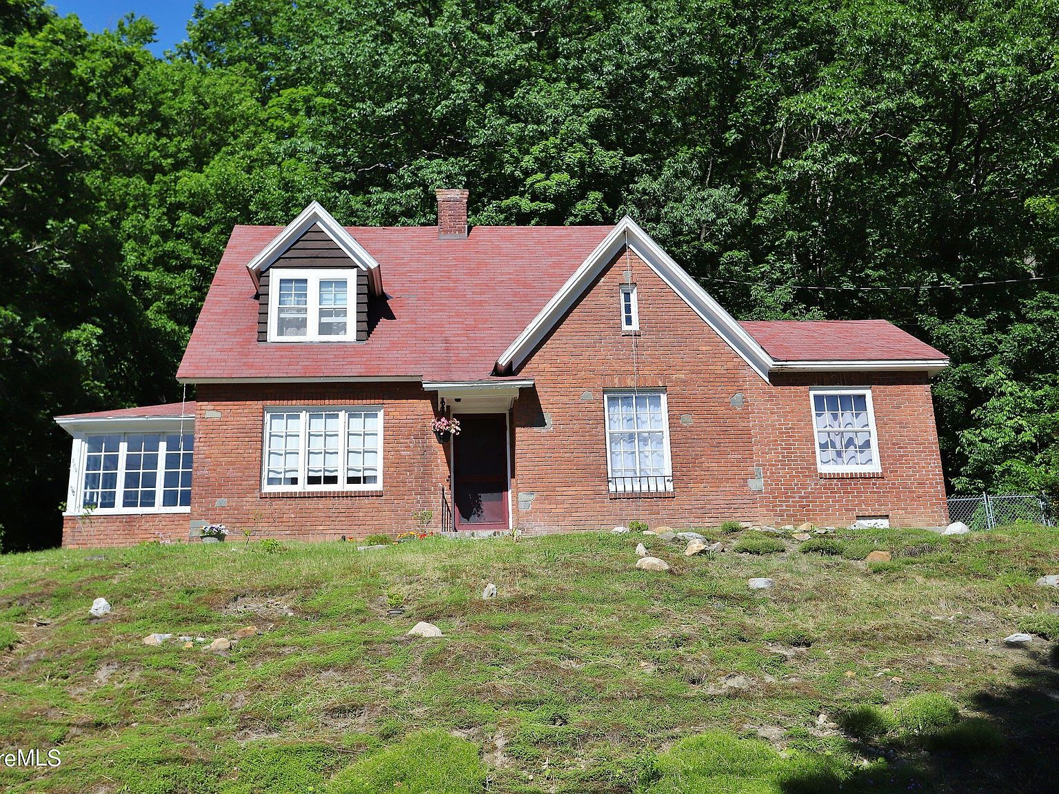 282 Church St, North Adams, MA 01247 Zillow