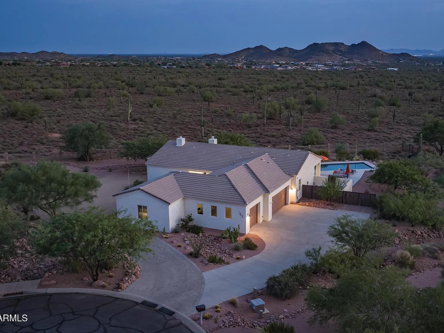 3 bed, 2.5 bath, 2411 sqft, $4,500 — Photo 4