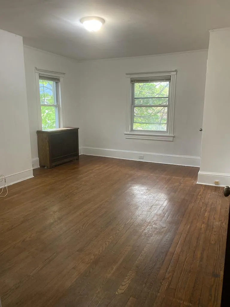 35 Dixon St — Photo 3