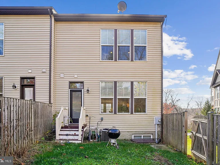 6947 Country Club Ter — Photo 43