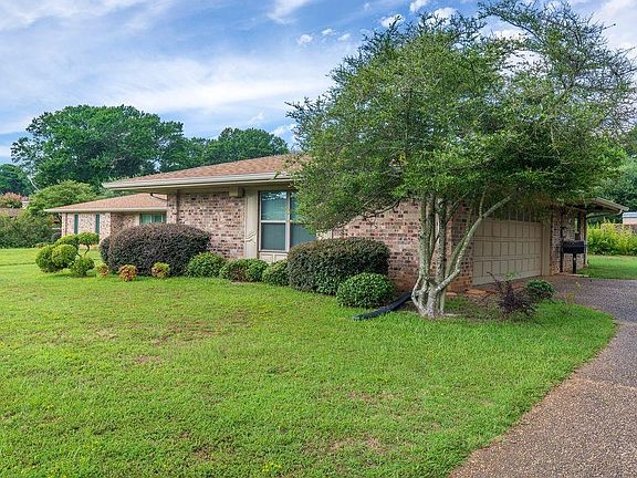 2nd image of 2503 Madewood Rd