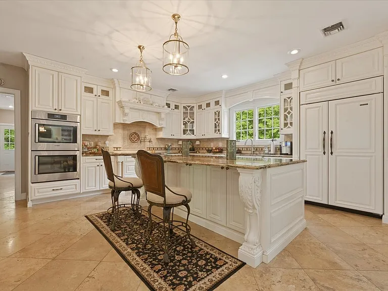 31 Cornwall Ln — Photo 17