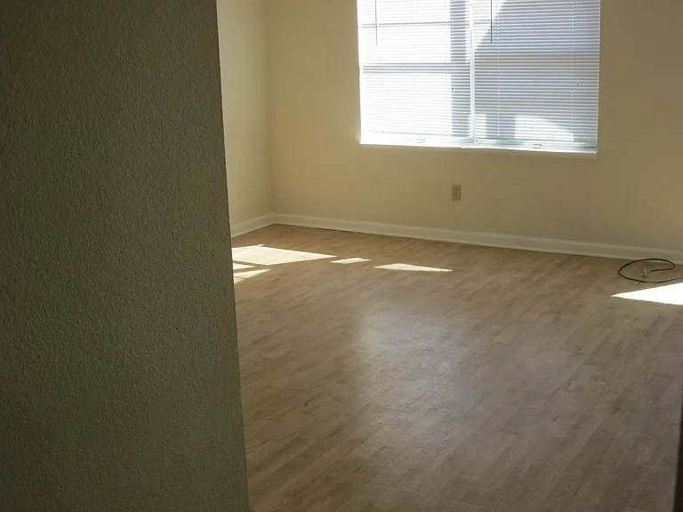 754 Demaret Dr — Photo 6