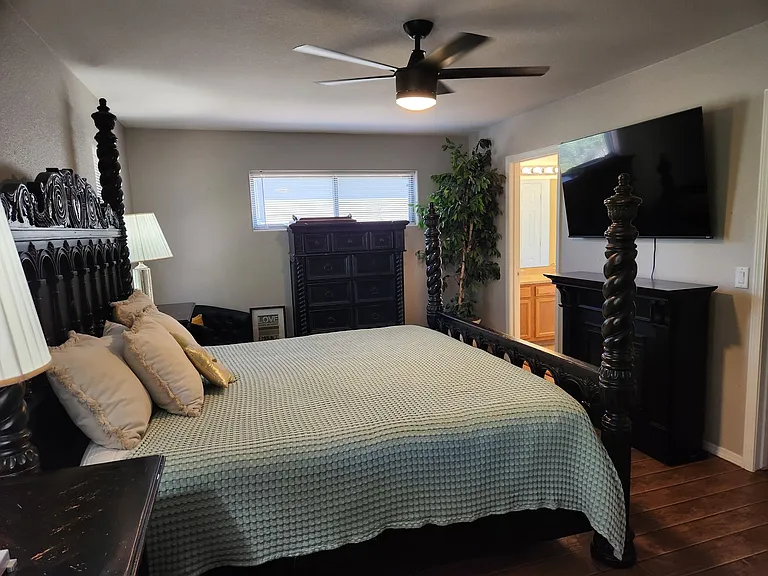 400 E Phoenix St — Photo 18