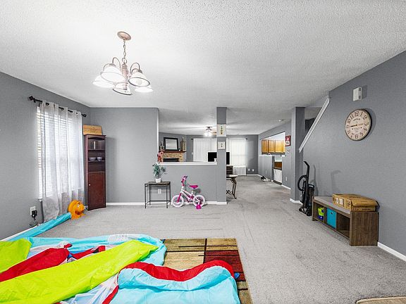 4th image of 2599 Soule Dr