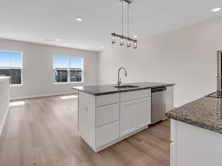 33 Wildflower Ln — Photo 4