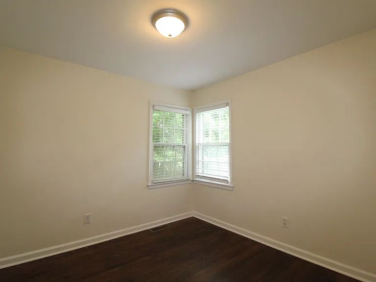 5515 Rosewood St — Photo 12
